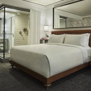 Skyline Zimmer mit Kingsize-Bett